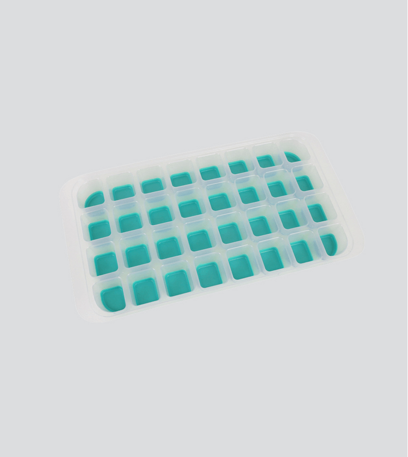 Forma-de-Gelo-com-Fundo-de-Silicone-OIkos-com-32-Cubos