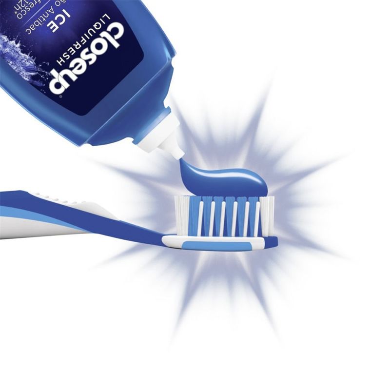 Gel-Dental-com-Fluor-Ice-Closeup-Liquifresh-Frasco-100g