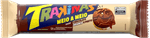 Biscoito-Recheado-Trakinas-Meio-a-Meio-chocolate-ao-leite-e-branco-126g