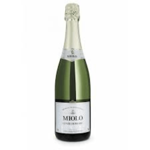 Espumante Natural Brasileiro Branco Demi-Sec Cuvée Tradition Miolo Chardonnay Pinot Noir Vale dos Vinhedos Garrafa 750ml